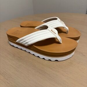 Reef Womens Cushion Shea Hi Cloud sandals size 6